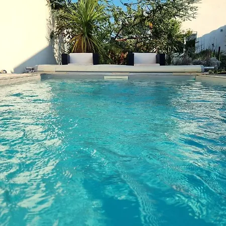 With Pool, Forest, And Ocean 빌라